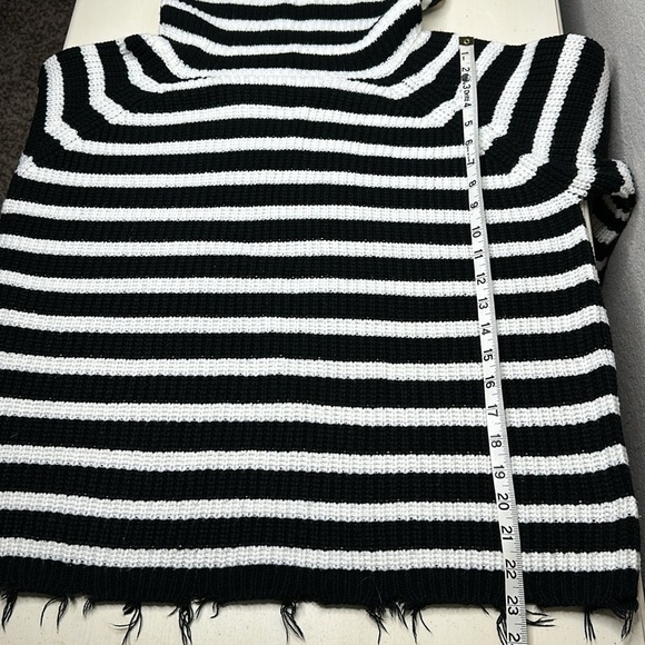 Sanctuary Jagger Cowl Neck Sweater in Black and Winter White Size Medium - Picture 10 of 12